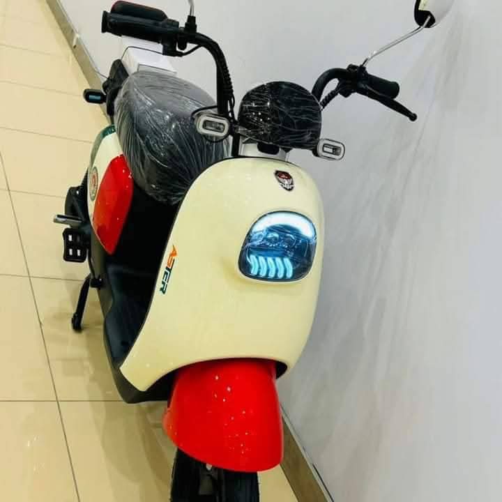 Modern Aster e-scooter with comfortable design, fast charging and stable ride.