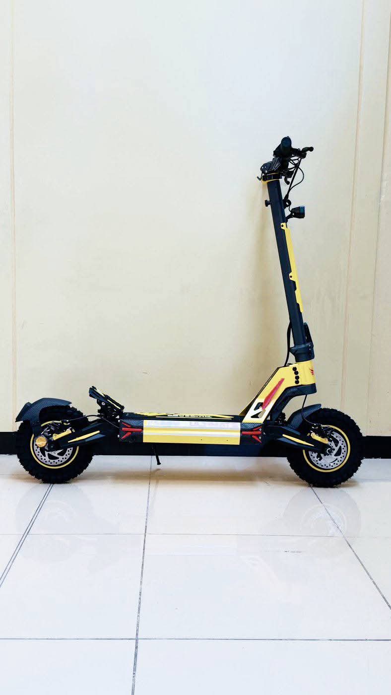 G51 Dual Motor model with high-torque dual-drive system for strong, stable RC performance