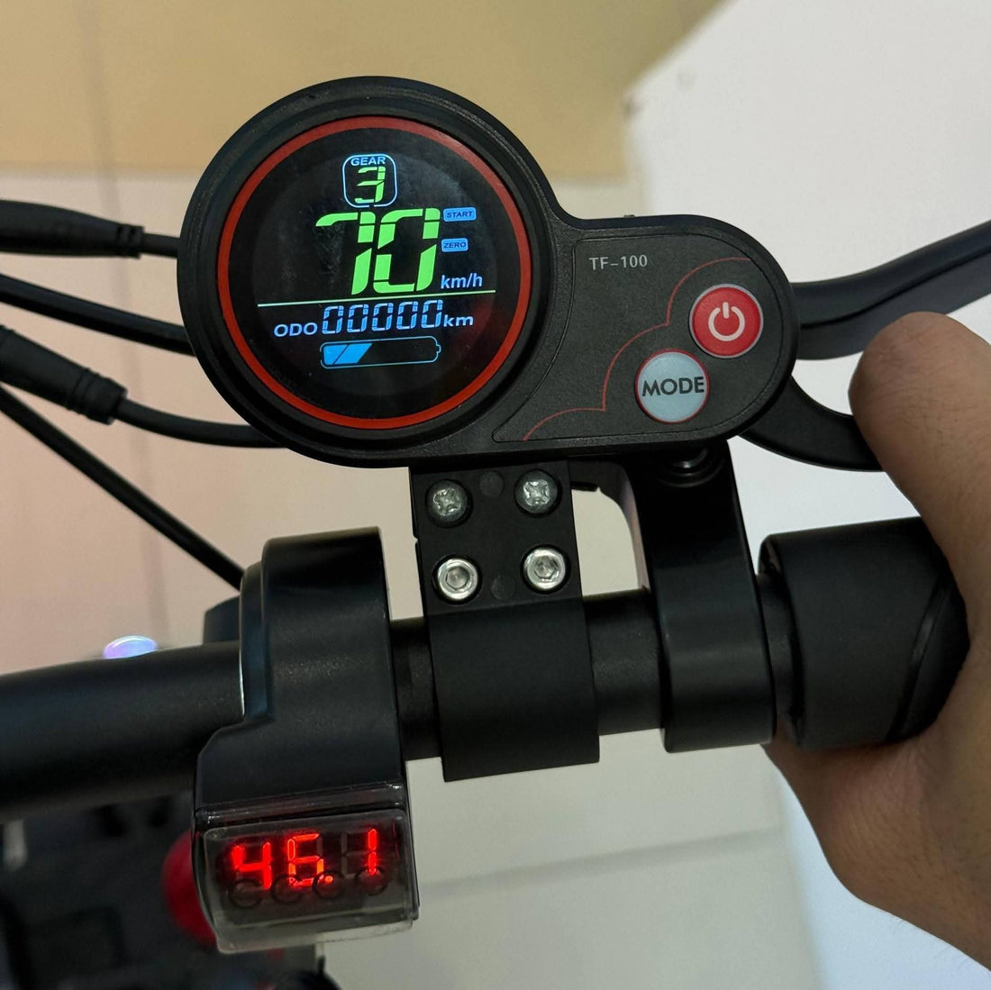 VLRA 2025 electric kick scooter, electric scotty, electric bicycle, escooter, ideal for adults with durable frame, strong motor, and comfortable city rides.