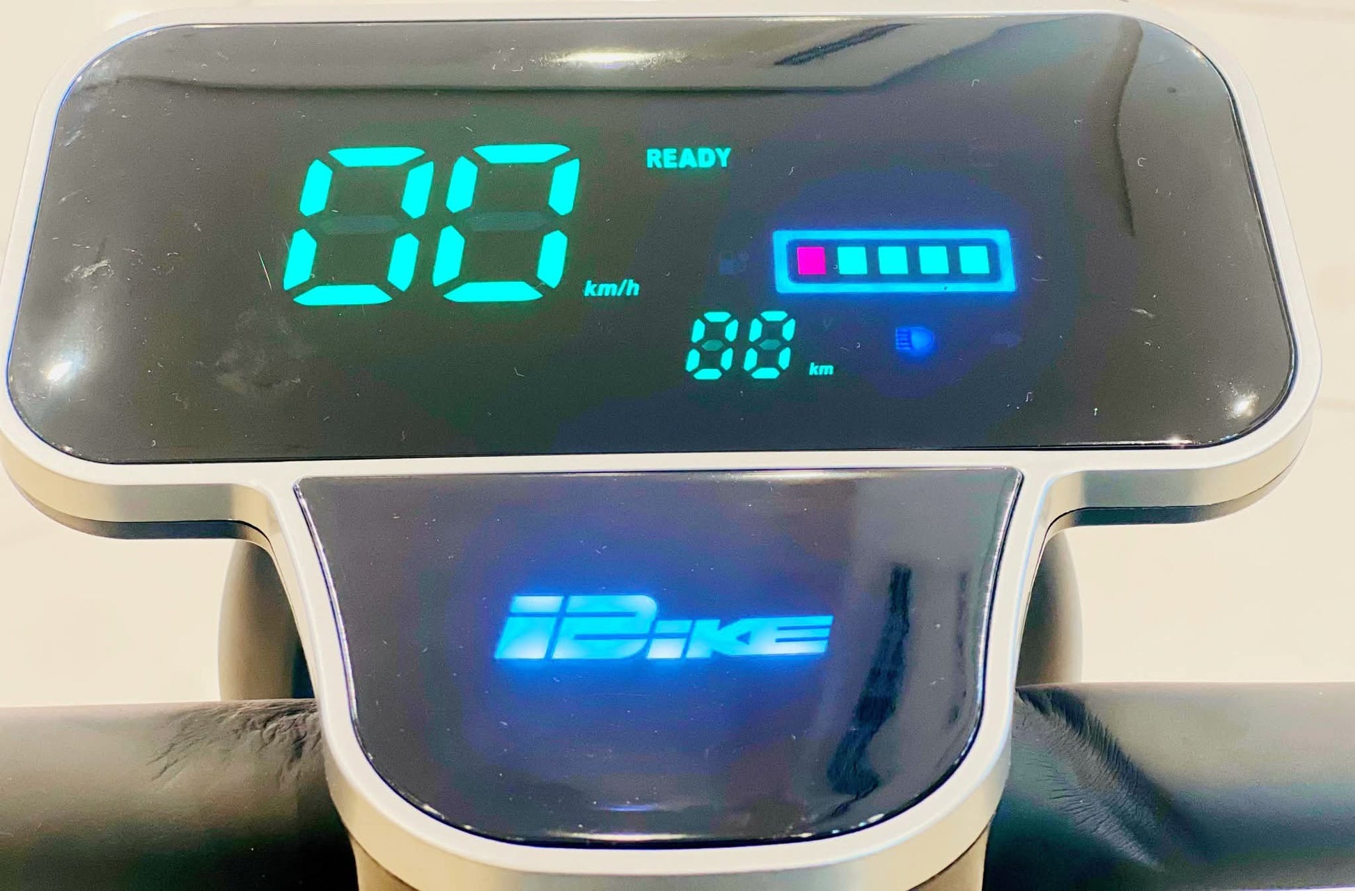 Rohan Wings YD mobility scooter with durable frame, wide wheels and smooth ride for seniors.